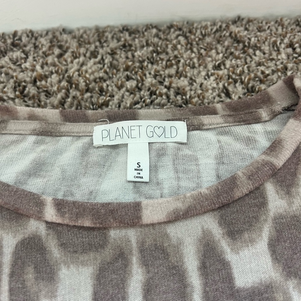 Planet gold cheetah long sleeve